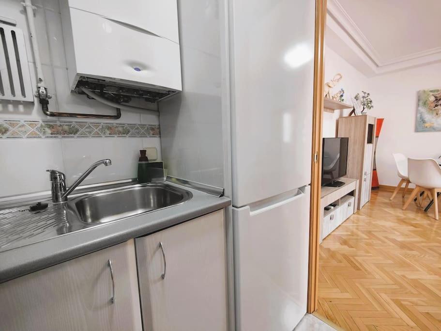 Apartamentos Turisticos Seviro Madrid Exteriör bild